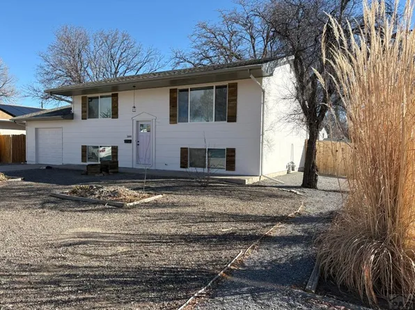 2690 Sherwood Ln, Pueblo, CO 81005