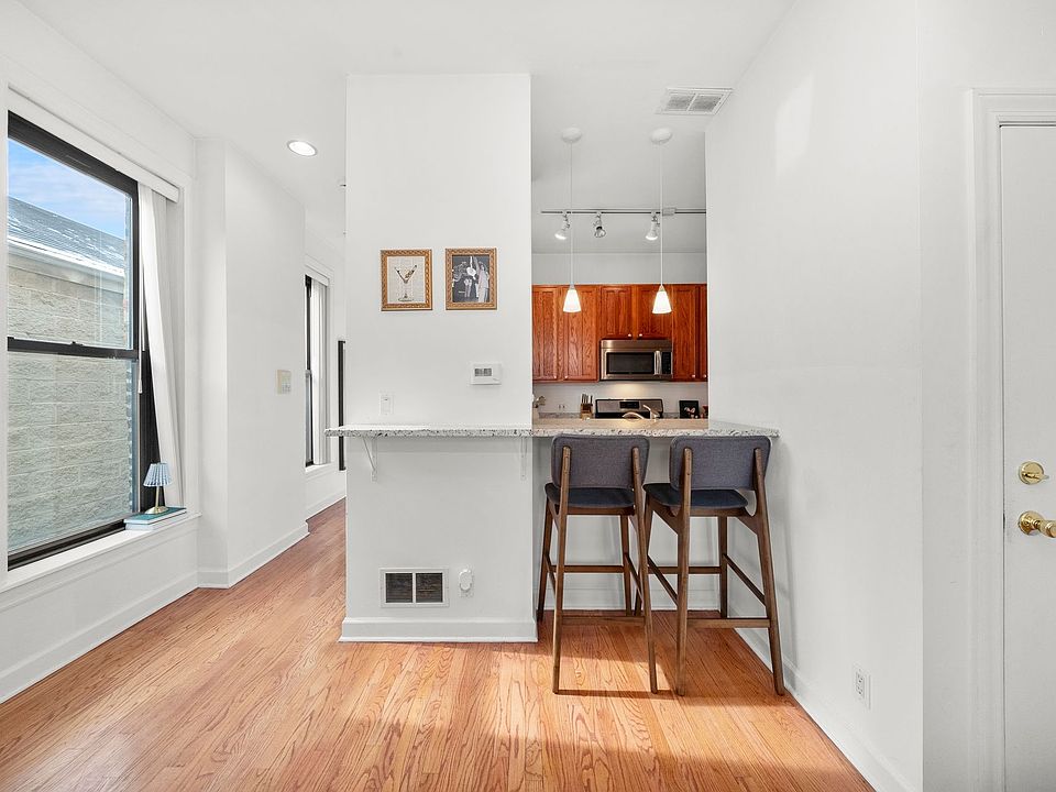 1st image of 1434 N Bosworth Ave APT 2F