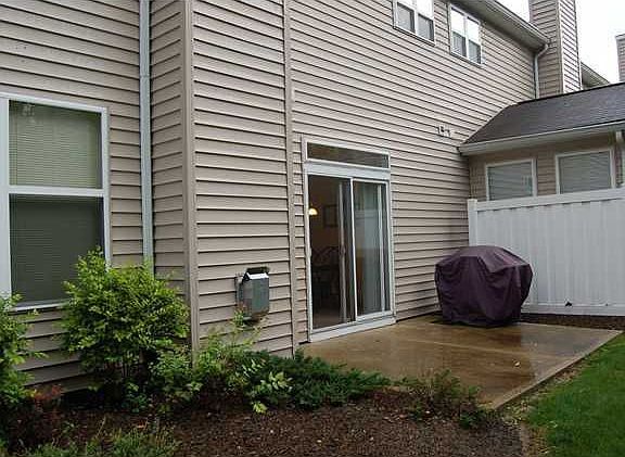 3rd image of 8340 Berrybush Ln