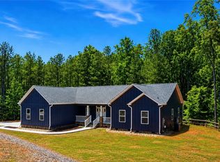 912 Watercrest Rd, West Union, SC 29696