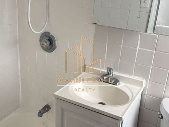 5th image of 300 Watchung Ave #11A