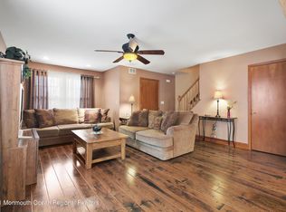 45 Dakota Ave, Middletown, NJ 07748