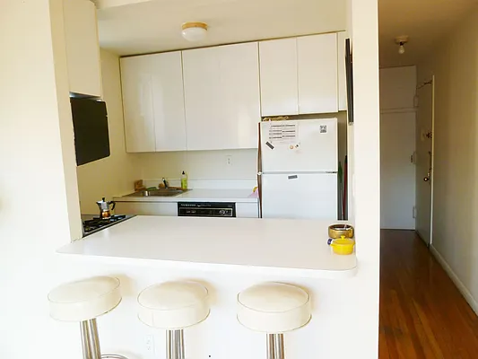 Rented by Capital Realty Investors, Inc | media 19