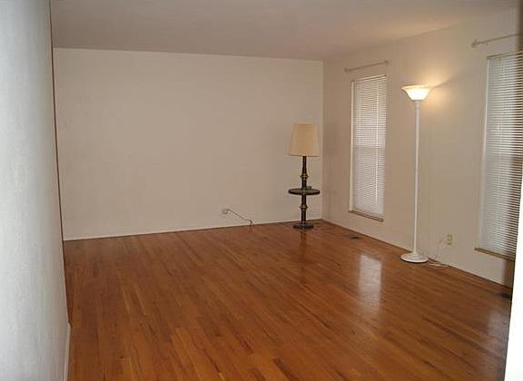2nd image of 1390 Seminole Ln