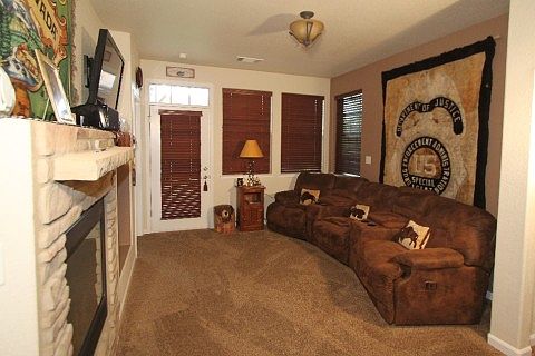 Gas FIreplace open floorplan