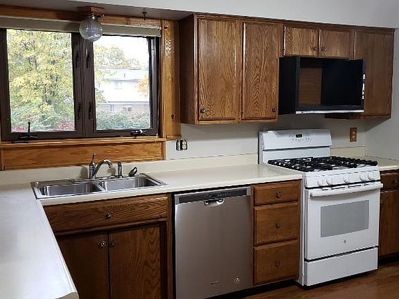4th image of 484 Marlpool Dr