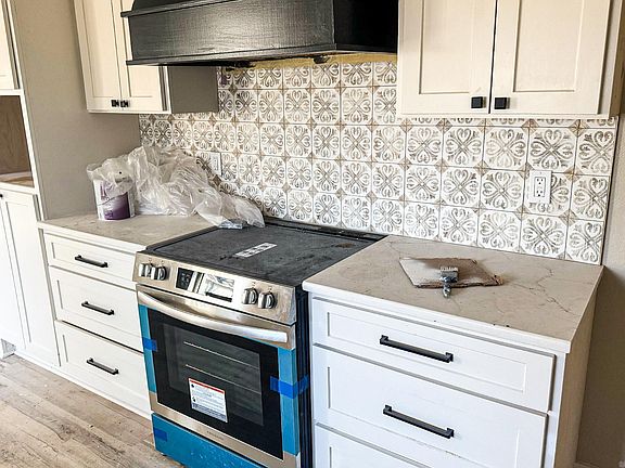 4th image of 601 Hillcrest Rd