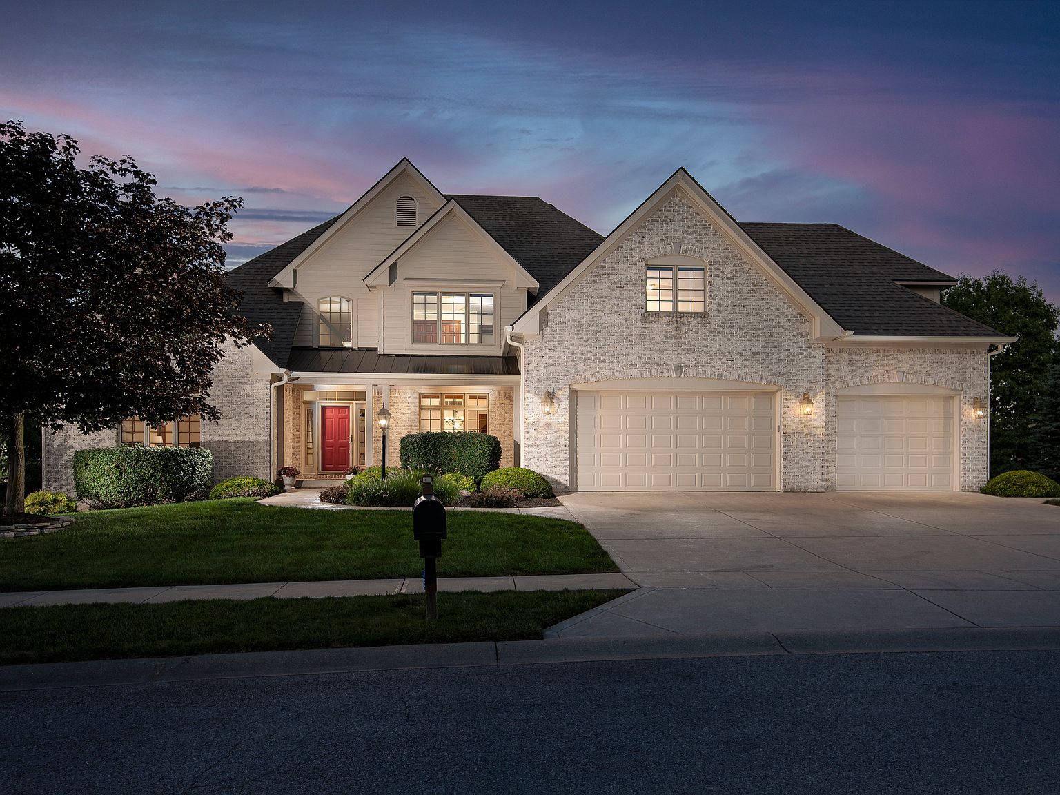 6809 Royal Oakland Pl