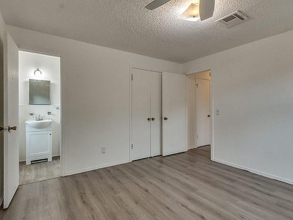 5th image of 4009 Larkwood Dr