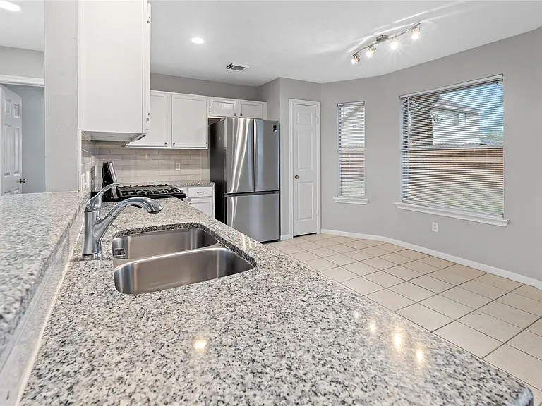 12646 Duchess Ln — Photo 4