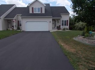23C Pointe West Dr, Halfmoon, NY 12065