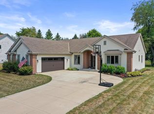 W241N7420 S Woodsview Dr, Sussex, WI 53089