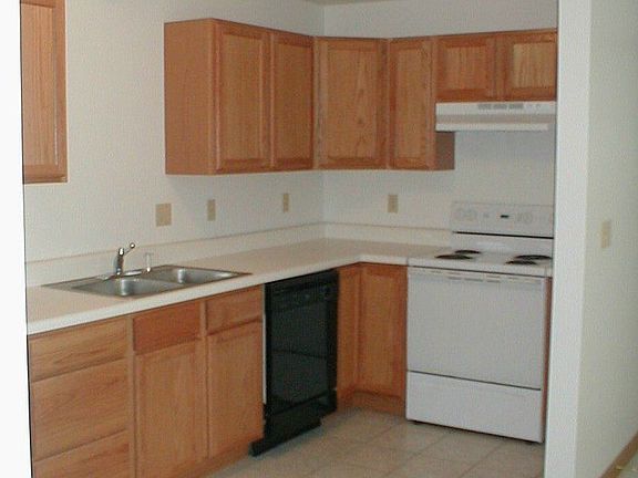 3rd image of 2300 S Illinois Ave APT C2