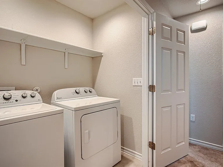 1604 Los Olivios Way — Photo 21