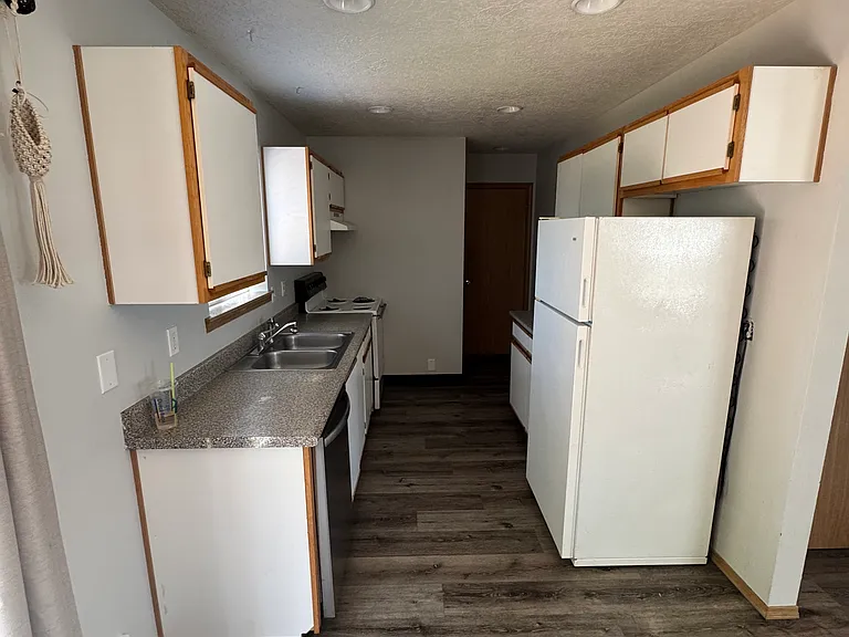 231 SE Elliott Ave #1 — Photo 6