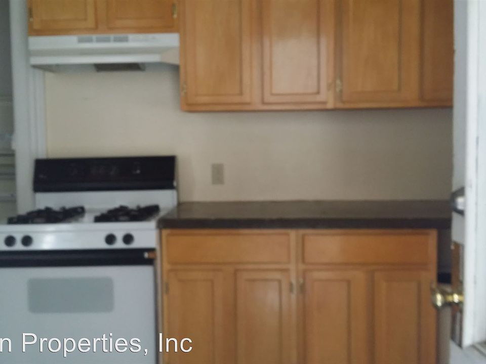 2nd image of 247 Meigs St APT 5