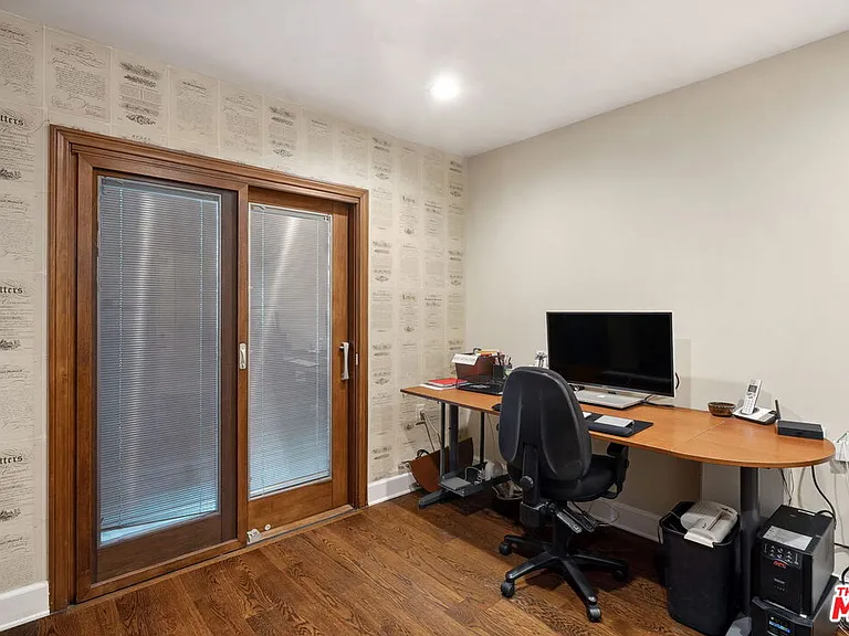105 N Glenroy Ave — Photo 24