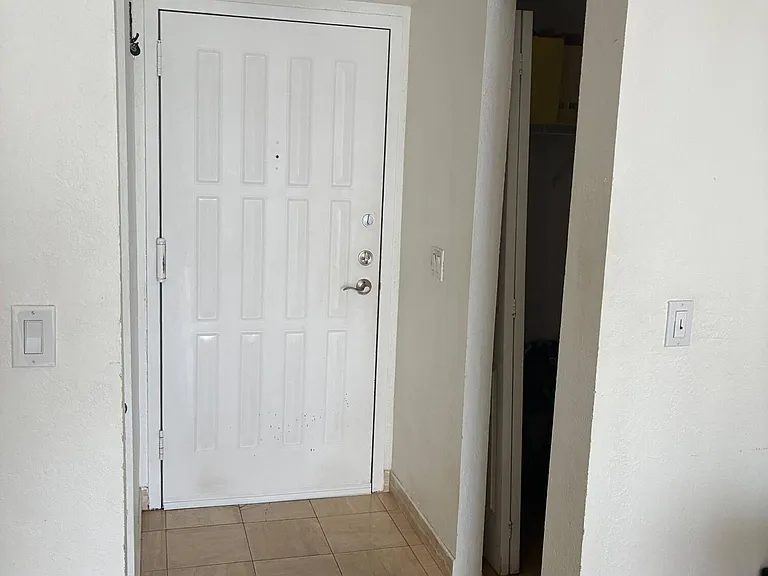 400 Leslie Dr #502 — Photo 12