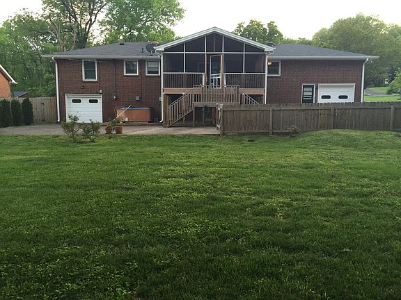 3rd image of 78 Brookwood Ter
