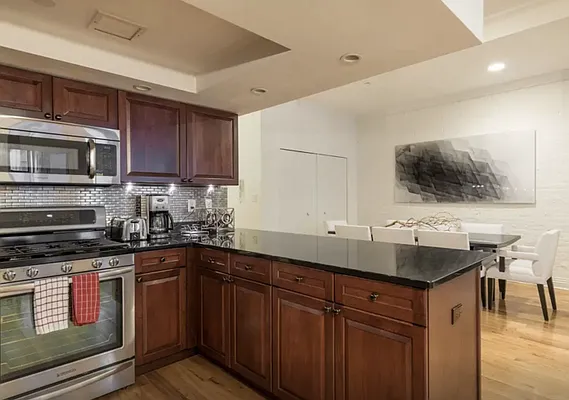 Sold by Sara Lederman, LREB | media 24