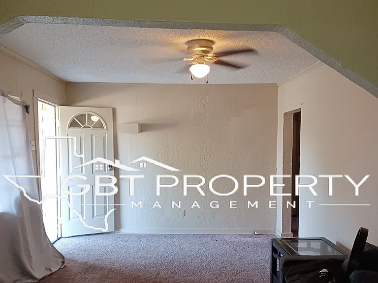 806 Park St — Photo 4