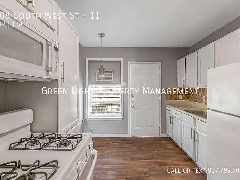 308 S West St #11 — Photo 8