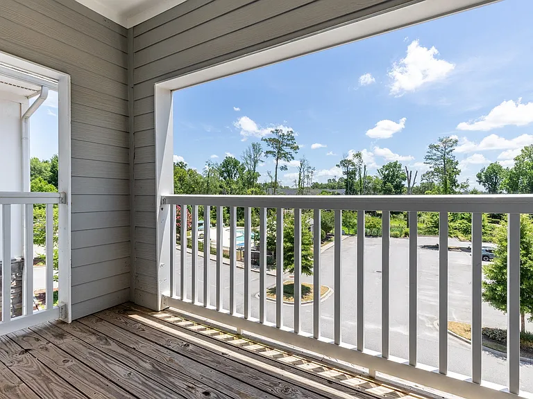 Creekside at Greenlawn Apartment Homes — Photo 8