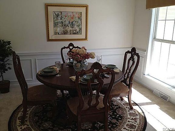 4th image of 19102 Carey Ln