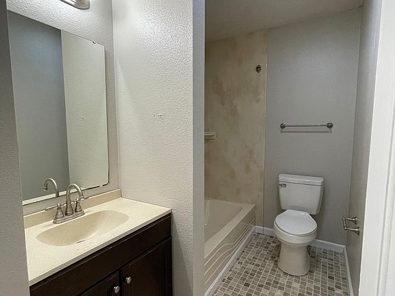5th image of 5106 Garamy Ct