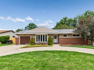 508 Landmeier Rd, Elk Grove Village, IL 60007