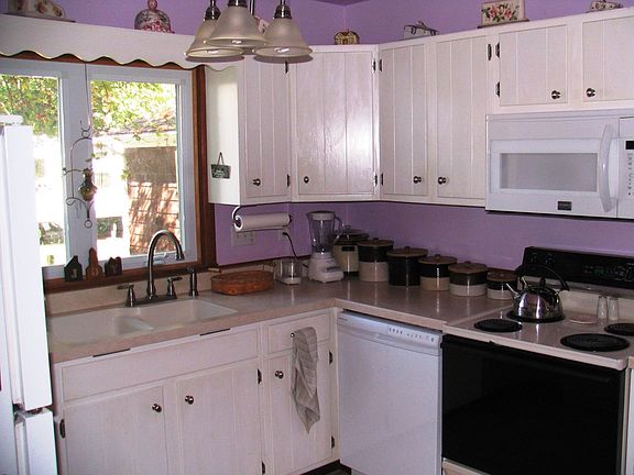 3rd image of 505 Davis Dr