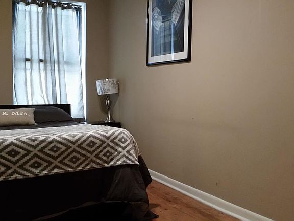 4th image of 311 W 51st St APT 4