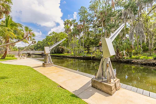 63 E Bayshore Dr Photo 1