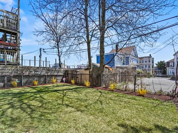 18 Lyon St APT 1, Dorchester, MA 02122