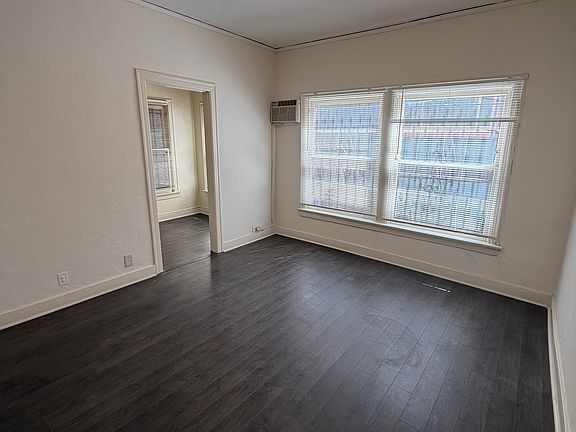 5th image of 2574 N Beachwood Dr #109