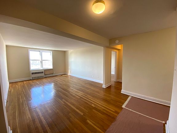 4th image of 8797 25th Ave #5R