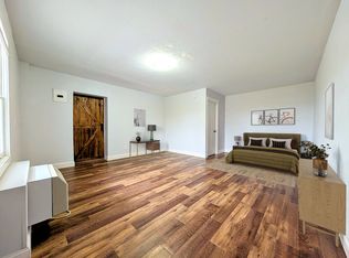 Southside Flats - 206, Pella, IA 50219