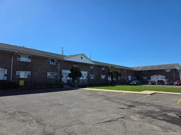 41 Quebec Rd, Island Park, NY