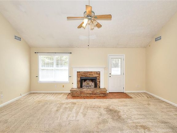 2nd image of 2875 New Hope Rd