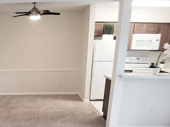 4th image of 2929 Antique Oaks Cir APT 51