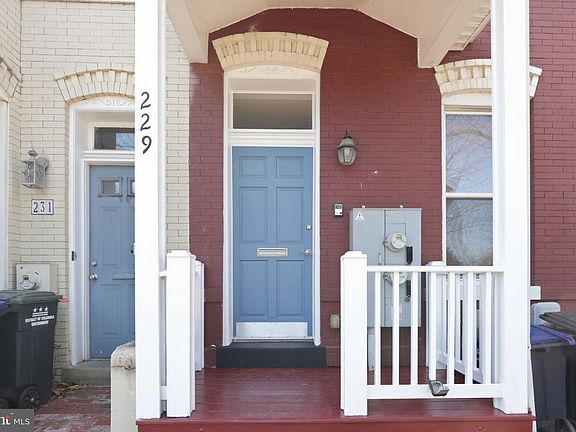 2nd image of 229 14th St SE #2