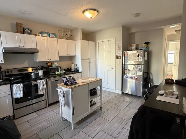 221 Hanover St #16, Boston, MA 02113