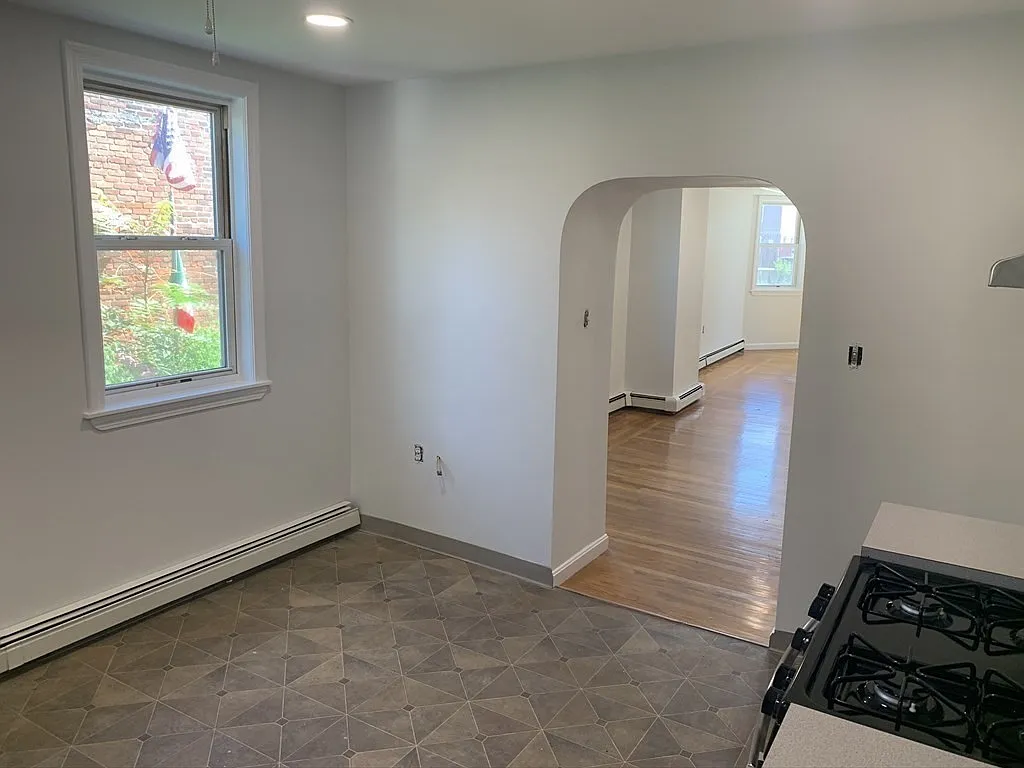 2 bed, 1300 sqft, $3,400 — Photo 4