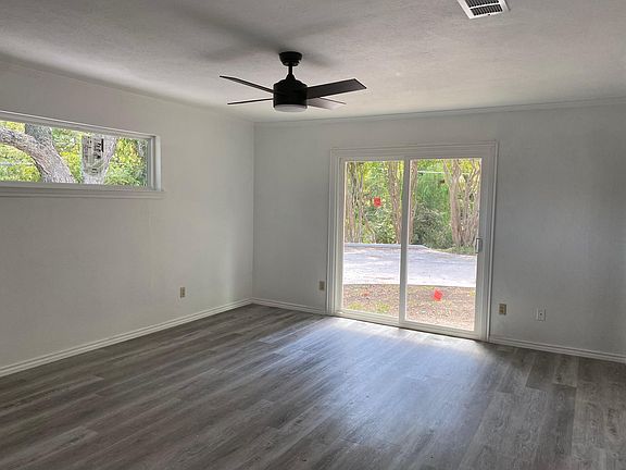5th image of 2608 Briarwood Dr