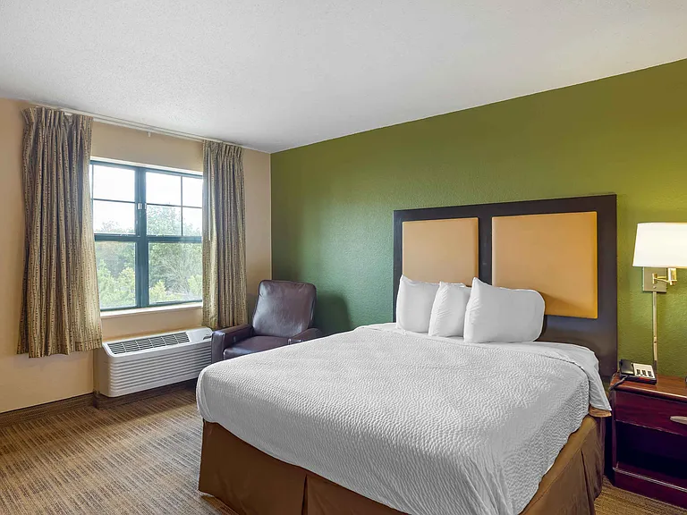 Studio Suite - 1 Queen Bed