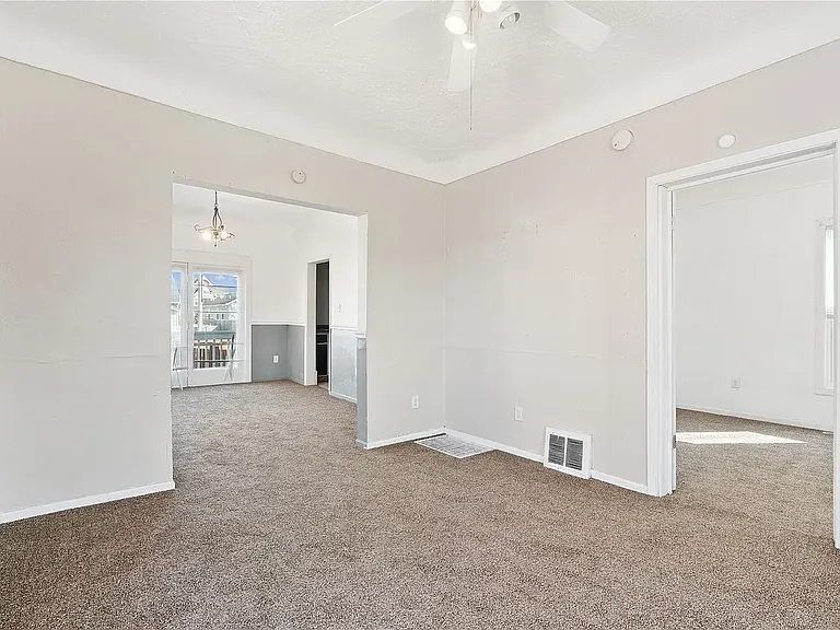 452 8th Ave SW — Photo 18