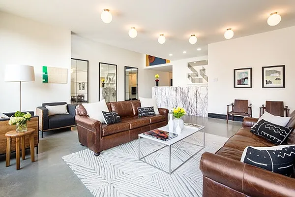 Rented by Domain Companies | media 29