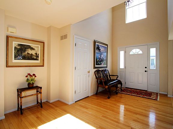 3rd image of 3031 Cambridge Pointe Dr