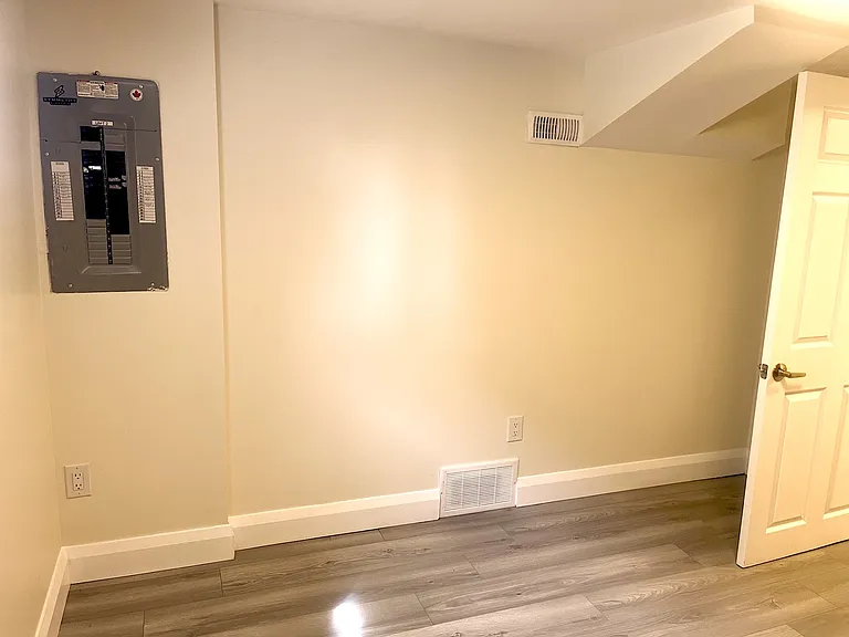 944 Fairlawn Ave #2 — Photo 3