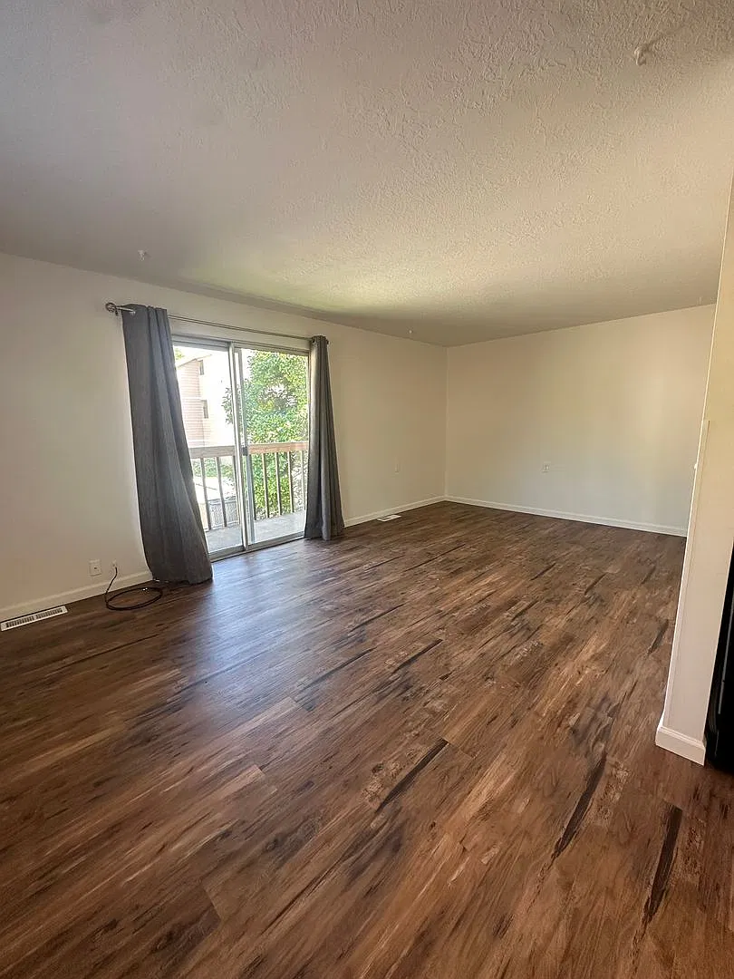 MacKinnon Meadows Apartments — Photo 1